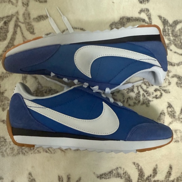 Nike Pacific Sneaker - Women's Retro Sneaker - Picture 3 of 11